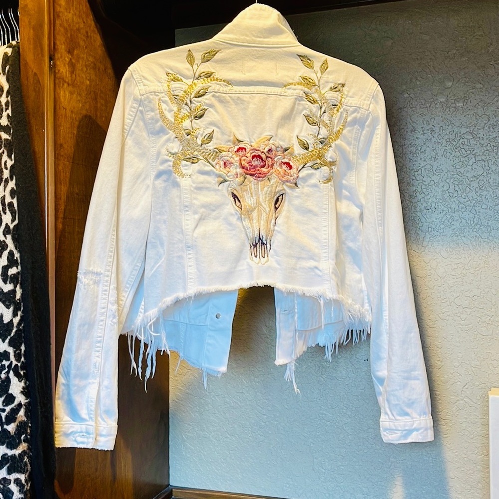 Driftwood Embroidered Rose Deer Longhorn Skull Western Trucker Raw Edge Denim